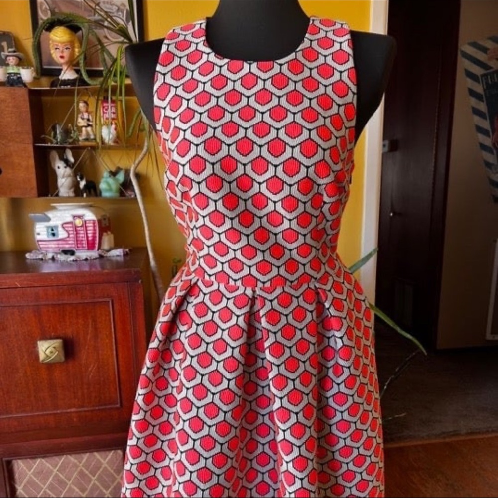 Trina Turk Geometric Patterned Sleeveless Dress